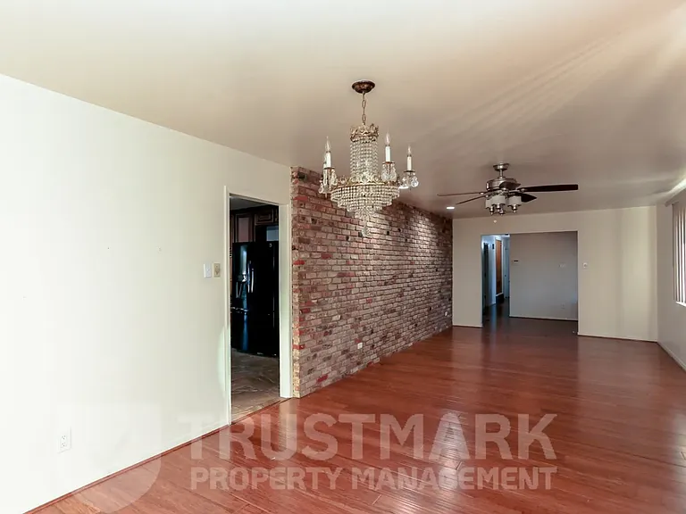 101 Highland Oaks Dr — Photo 4
