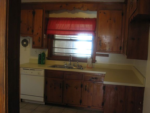 kitchen w/new dishwasher