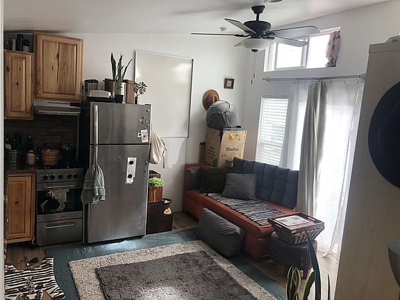 Living room & Kitchen