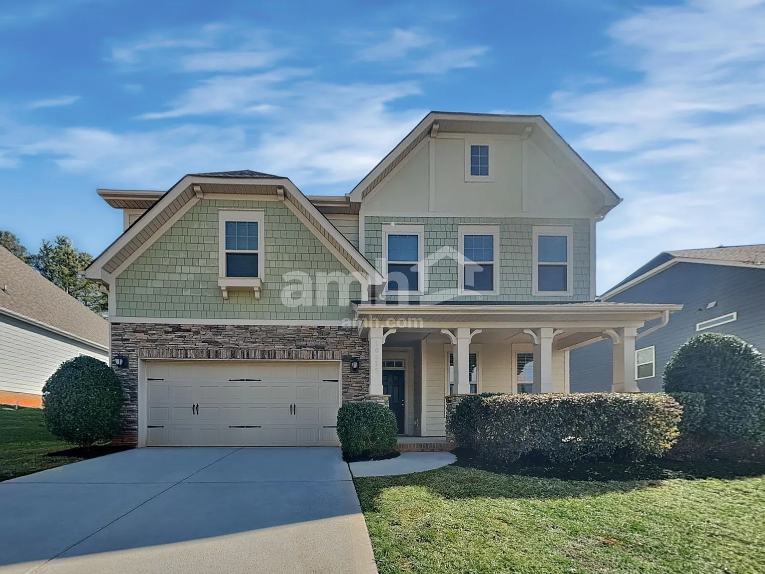5 bed, 2.5 bath, 2642 sqft, $2,635 — Photo 1