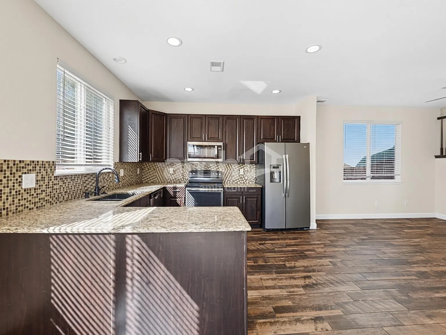 3 bed, 2.5 bath, 1628 sqft, $2,835 — Photo 4