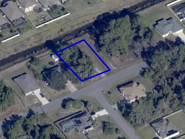 657 Paigo St SE, Palm Bay, FL 32909