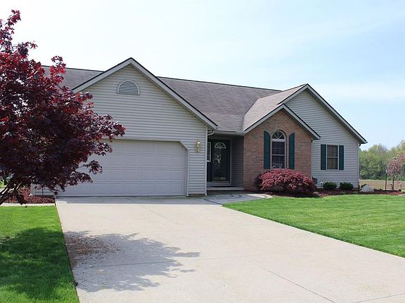 3rd image of 2052 Sunnyview Ln