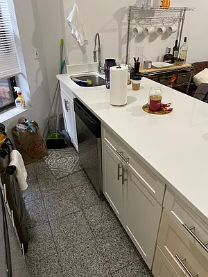 Rented by Bond New York | media 33