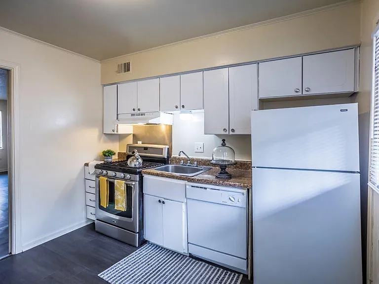 1133 S Cooper St #1 — Photo 1