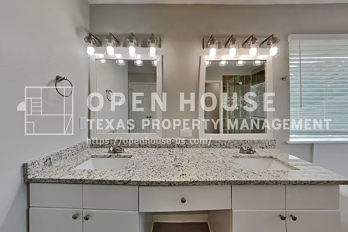 12827 Deer Cove Ln — Photo 10