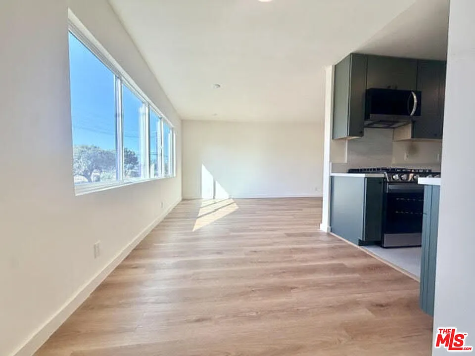 1 bed, 1.0 bath, 550 sqft, $3,800 — Photo 3