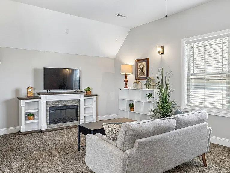 8325 Turnbull Dr — Photo 40
