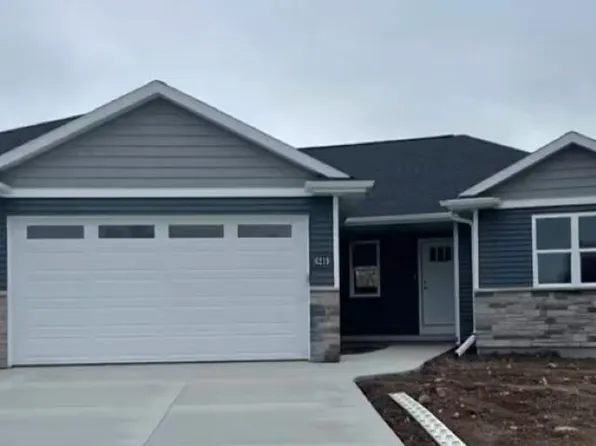 W6219 Rocky Mountain Dr, Greenville, WI 54942