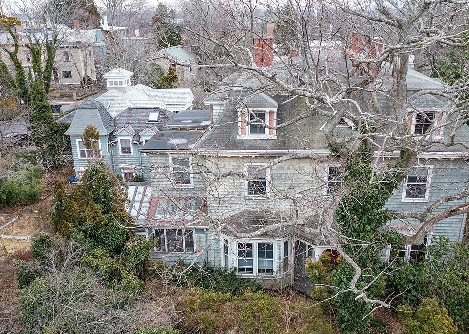 49 Hawthorn St, New Bedford, MA 02740 Zillow