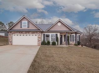 211 Daybreak Ct, Wellford, SC 29385