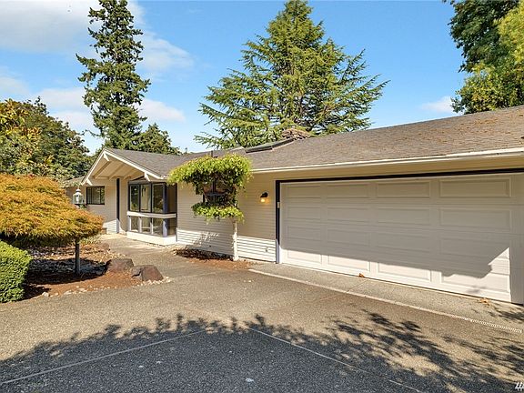 2nd image of 7420 92nd Pl SE