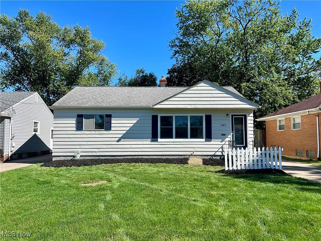 243 Gayle Dr photo 1