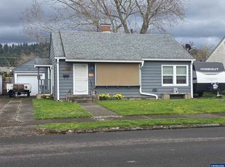 1585 Park Dr, Lebanon, OR 97355