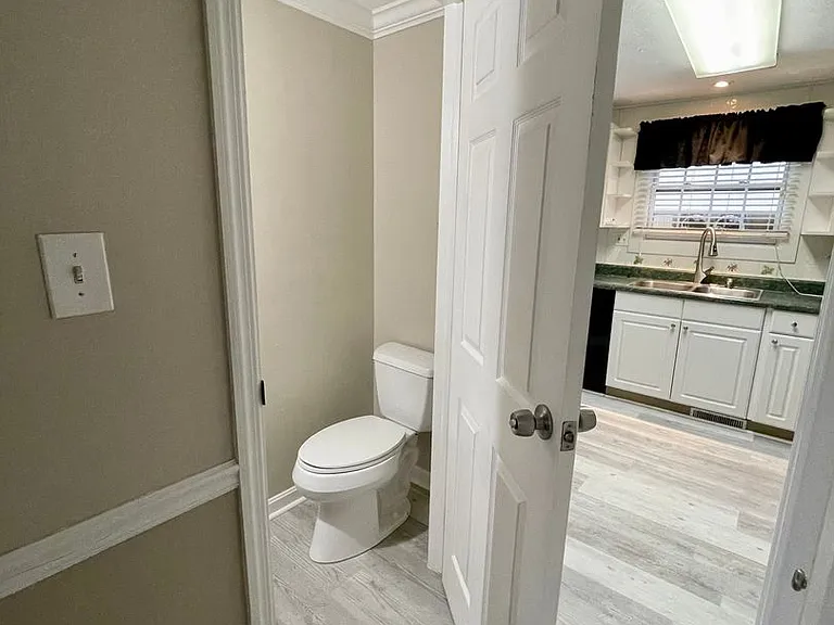 308 Ridge Point Cir — Photo 16