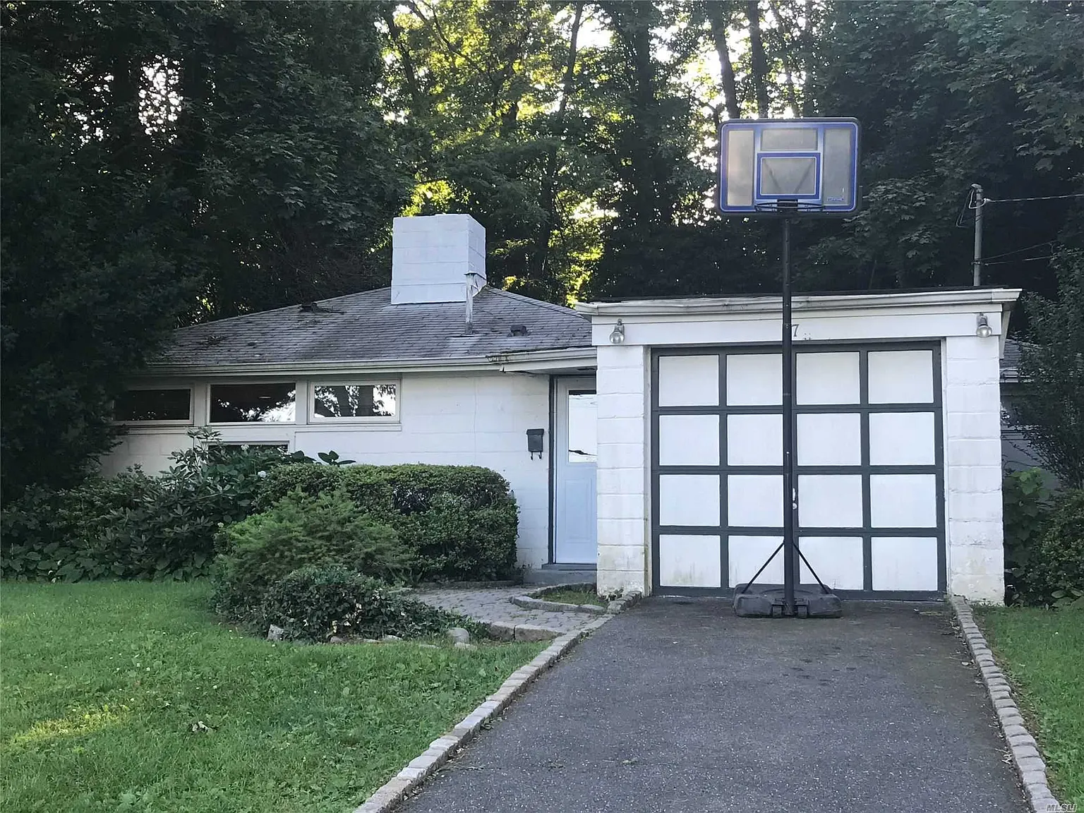 17 Wellington Rd photo 1