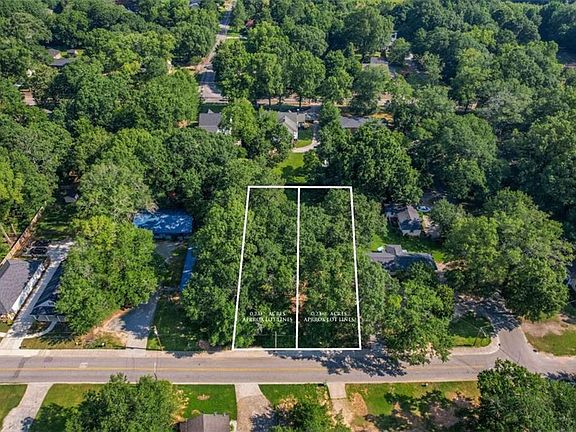 4th image of 1015 H Davis St