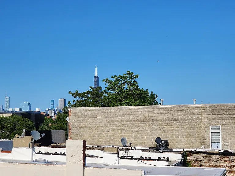 2453 W Grenshaw St #B — Photo 16