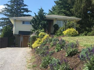 814 Boyce Rd, Bridgeville, PA 15017