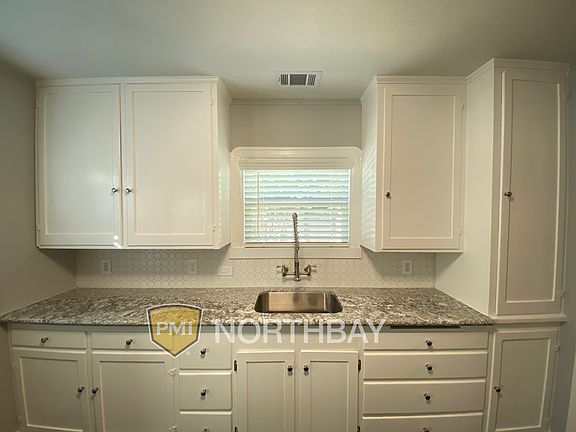 4th image of 966 Lincoln Ave