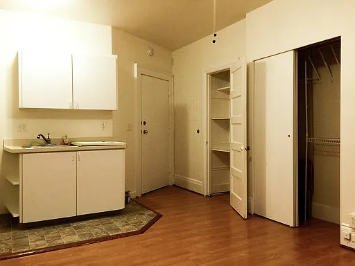 Madison Court — Photo 15
