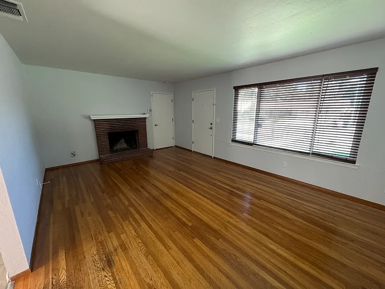4501 Pasadena Ave — Photo 2