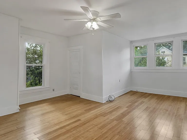 Large upstairs bedroom w/ 3 closets