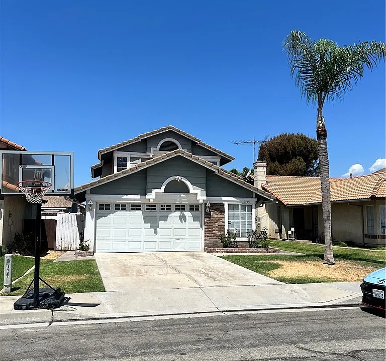 1195 Bautista Ln