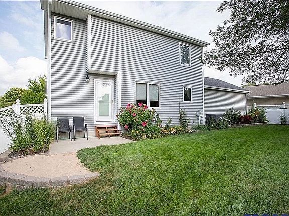 2nd image of 1123 Rainy Riv