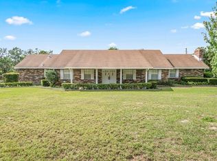 111 E Pine St, Howey In The Hills, FL 34737