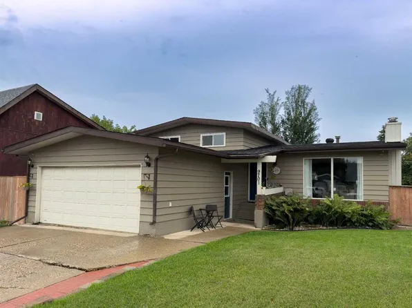 9701 E 73rd Ave, Peace River, AB T8S 1E2