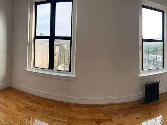 3rd image of 1 E 213th St #2R