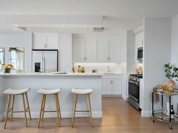 155 W 68th St APT 1211, New York, NY 10023