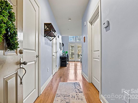 4th image of 121 Irving Ave APT F