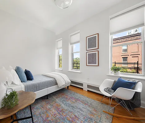 Sold by Compass | media 7