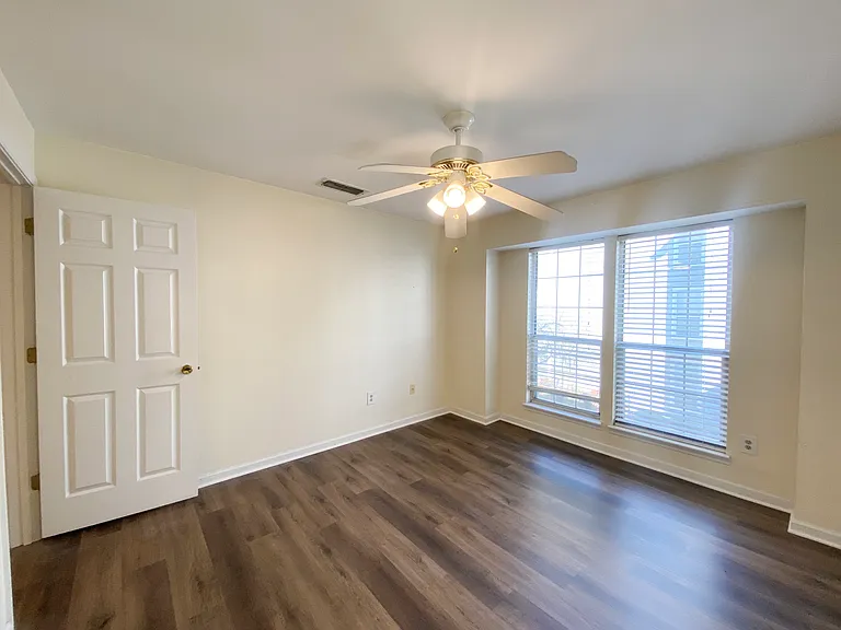 635 Granville Ct — Photo 19