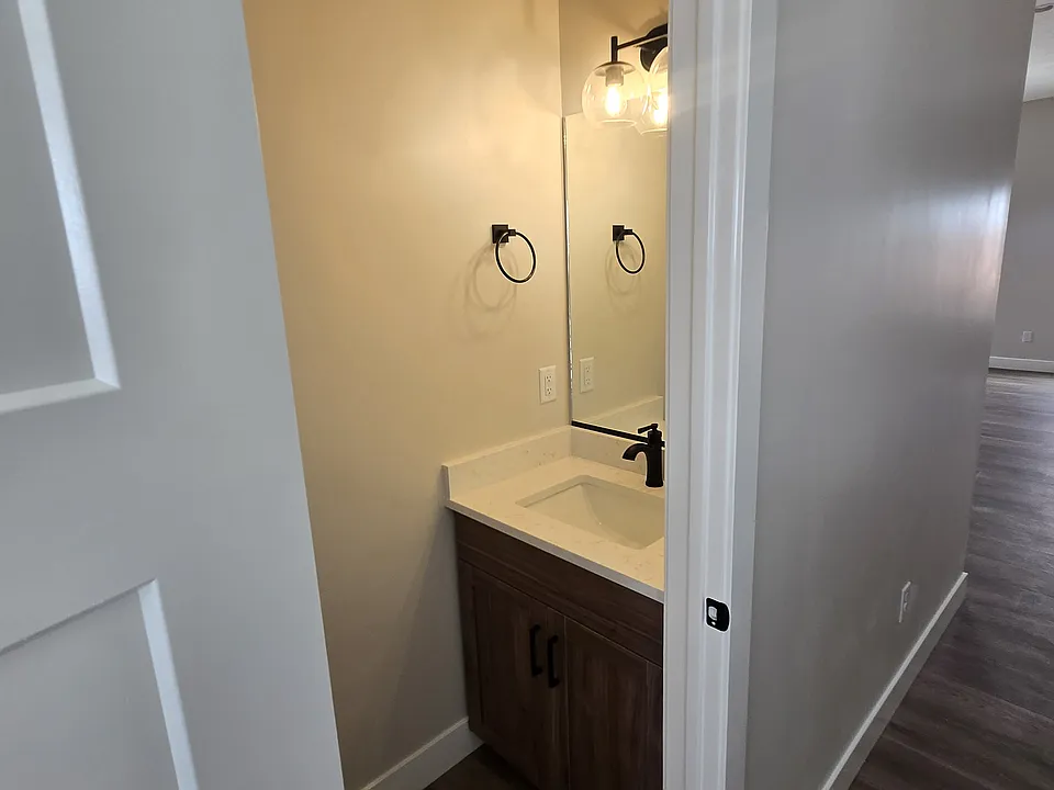 358 W Joe Thurston Way #9