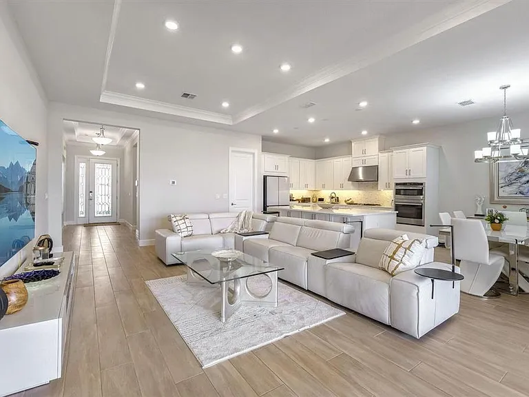 9796 SW Santini Rd — Photo 2