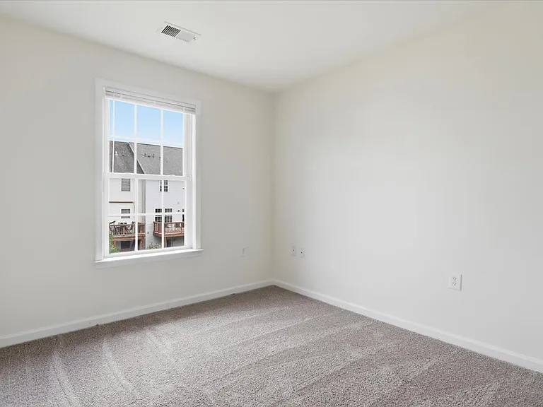32 Mabel Ln — Photo 20