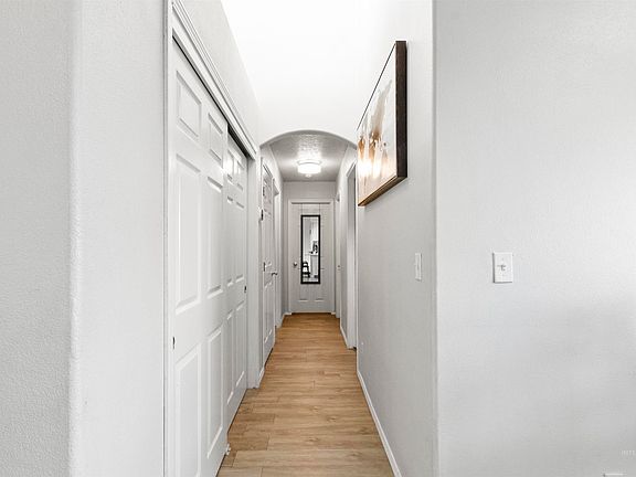 4th image of 1823 Cambridge St