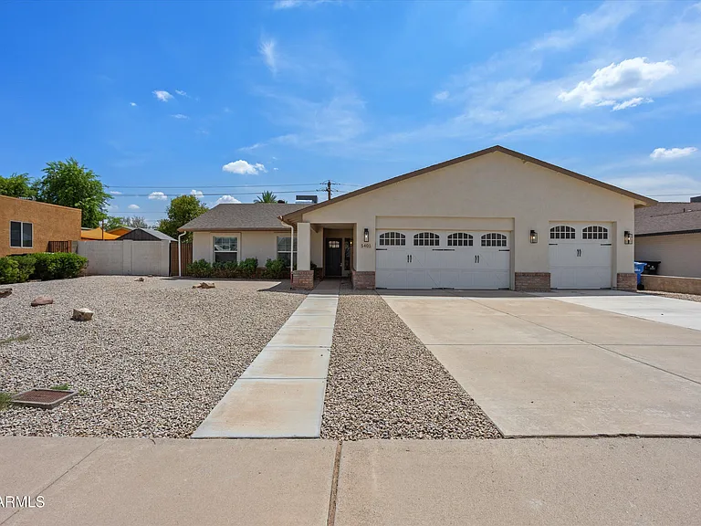 5401 E Beck Ln — Photo 2