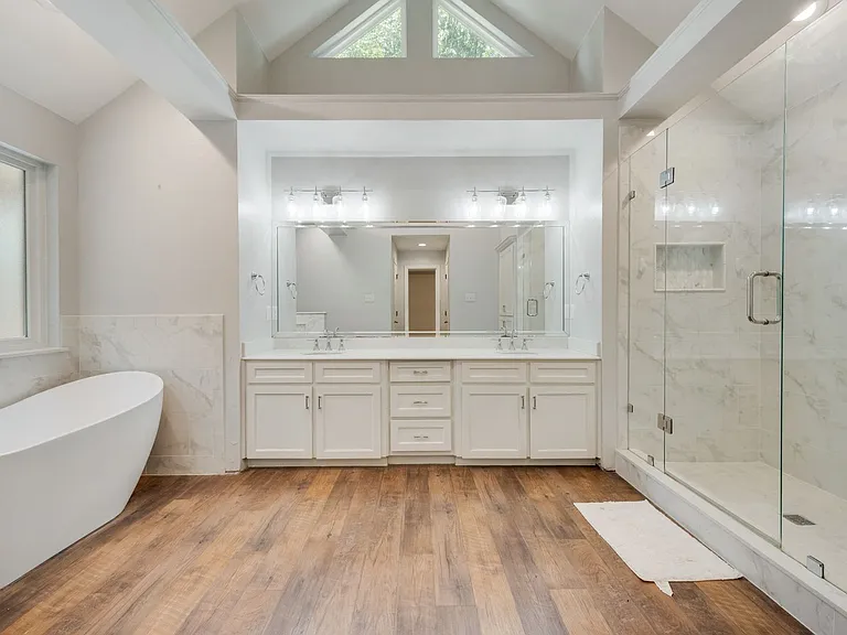 212 Steamboat Dr — Photo 10