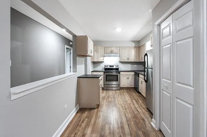 2 bed, 1.5 bath, 981 sqft, $1,850 — Photo 2