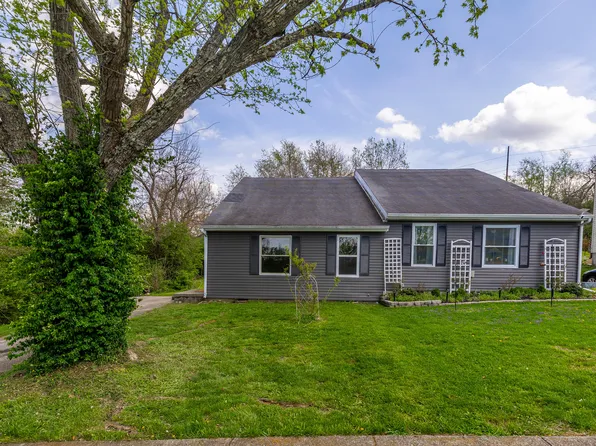 403 Country Club Dr, Winchester, KY 40391