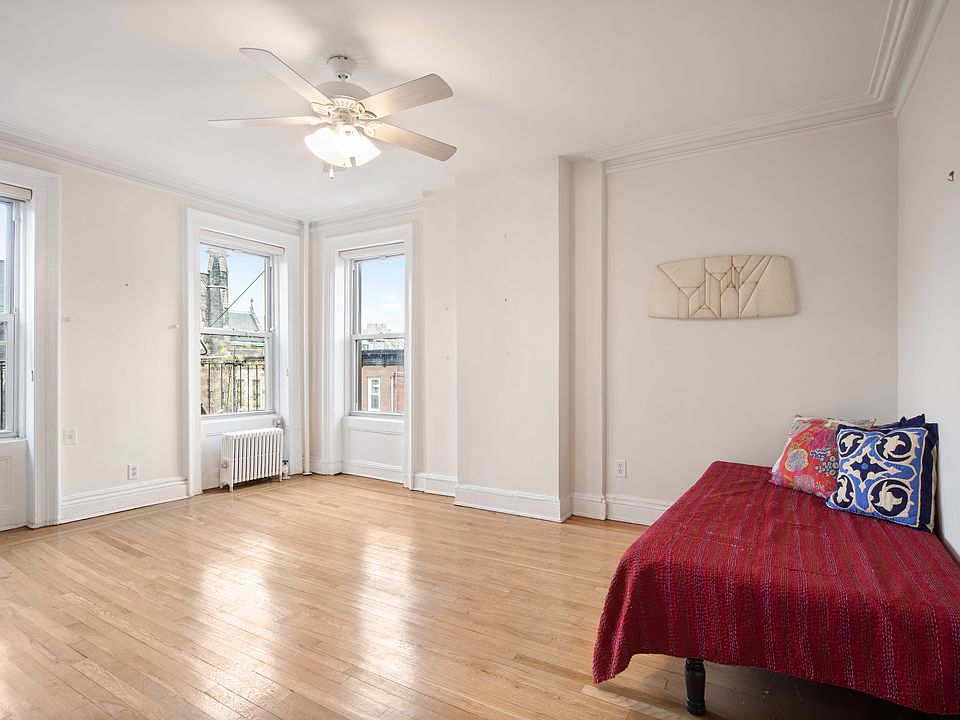 1st image of 413 Union St #2