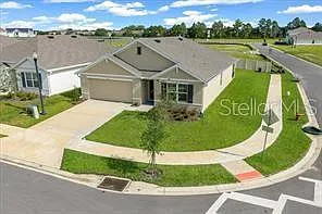 4 bed, 2.0 bath, 1828 sqft, $2,350 — Photo 1