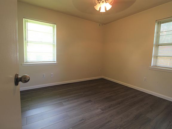 4th image of 2214 Post Oak Ave