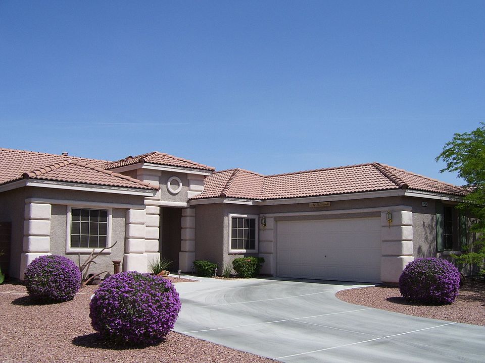 1998 sq ft/ 3 bdrms   den