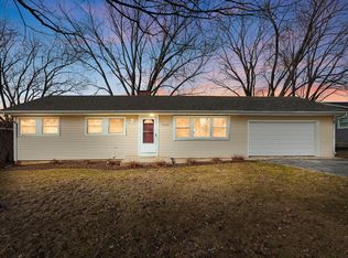 3708 Anne St, McHenry, IL 60050