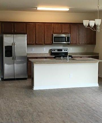 4th image of 262 Parker Pl